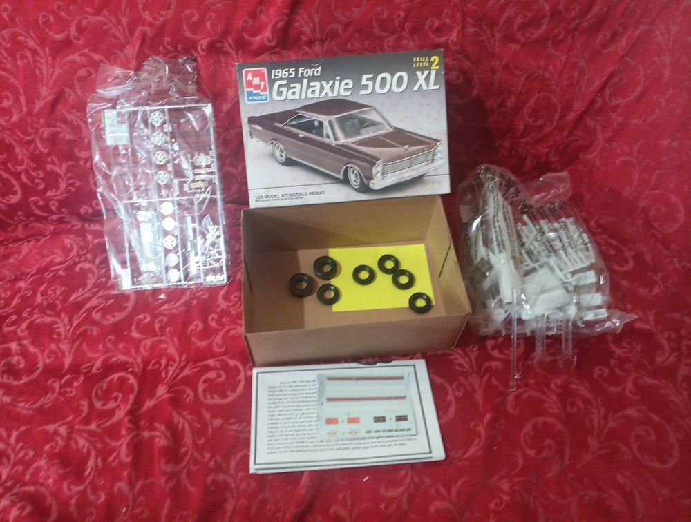 M29B Sealed parts NIOB AMT ERTL 1965 Ford Galaxie 500 XL 1/25 Model Kit 6467