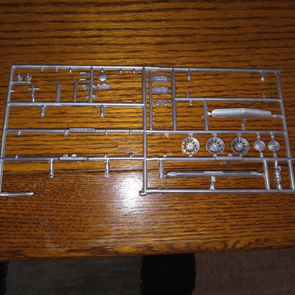 VINTAGE AMT 1966 BARRACUDA ANNUAL CHROME TREE