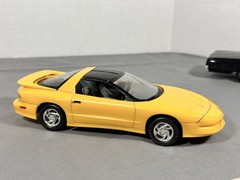 1/24 Scale 1993 Pontiac TRANS AM T-top 1/25 PROMO Model Car YELLOW Firebird AMT?