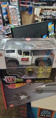 M2 Machines Model Kit 1956 Ford F-100 Custom Pickup Truck pair of chase lot of 2