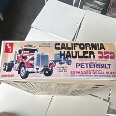 AMT Peterbilt 359 Truck Kit 1:25 Plastic Unassembled Not Painted AMT866/06
