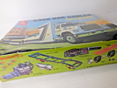 AMT Ford LN8000 Race Car Hauler – Model Truck Kit AMT758/06 1/25 Scale