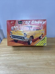 Vtg Revell 1957 Chevy Street Classics 1/25 H-1277 1971 Model Kit Pre- Owned