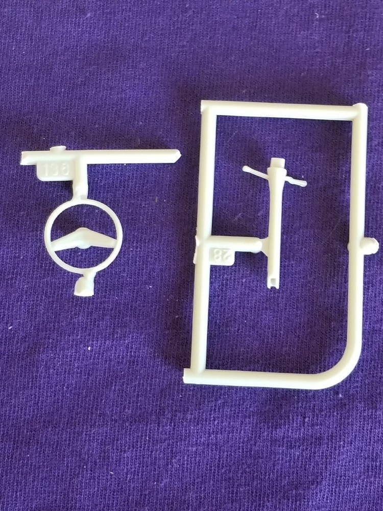 1972 FORD F250 STEERING WHEEL & COLUMN from Moebius 1:25 Model Kit 67-72