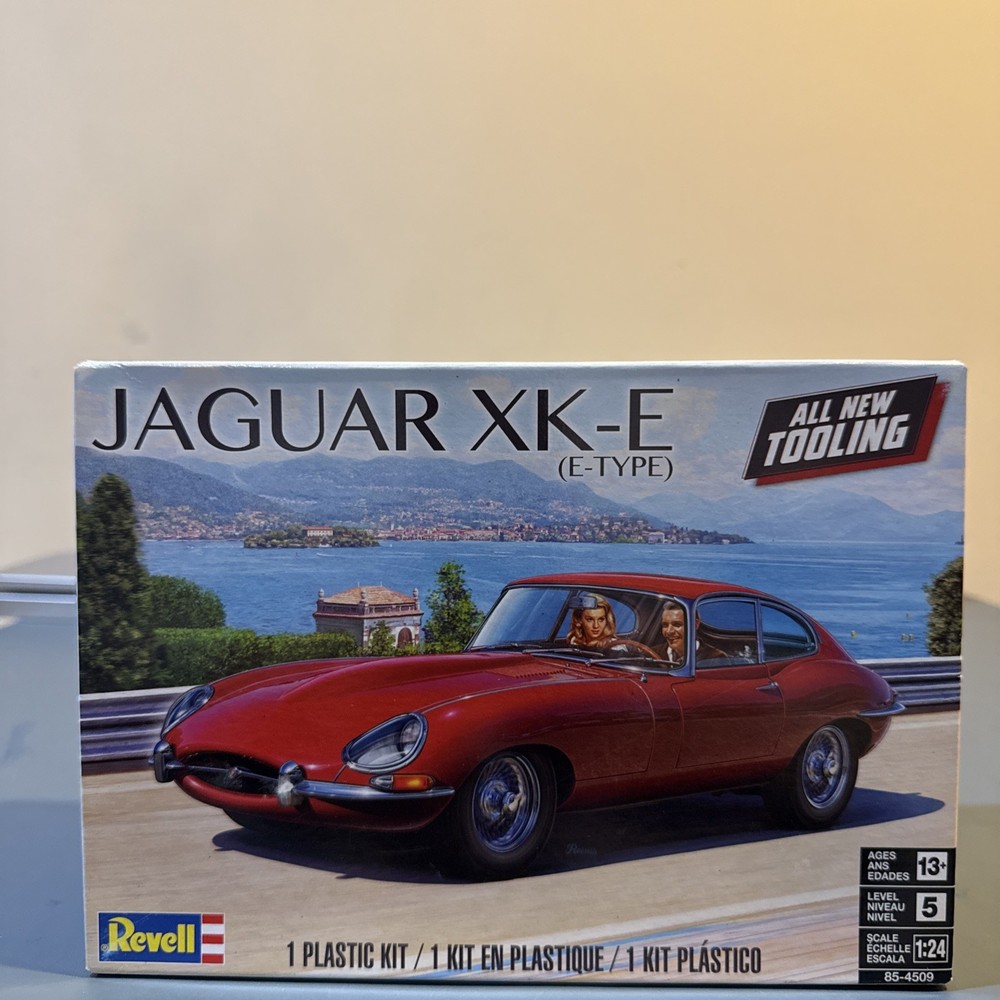 Revell 1:24 Jaguar XK-E (E-Type) Coupe *New Tooling* – MPN 85-4509 Sealed Parts