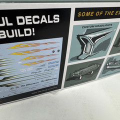 AMT 1965 Pontiac Bonneville Sport Coupe 3’n1 1260 1:25 Model Kit Open Box L7