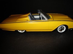 Vintage/PLASTIC/SCREWBOTTOM/MODEL /1/25(1961/FORD/THUNDERBIRD/CONV)1960’s/Nice