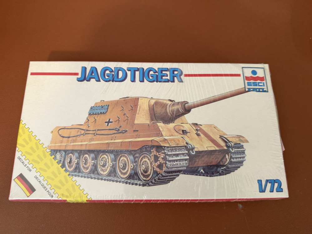 Esci JAGD TIGER MODEL KIT. 7223