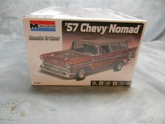 1/24 SCALE MONOGRAM 1957 CHEVY NOMAD WAGON WHITE MODEL KIT #85-0883-SEALED!