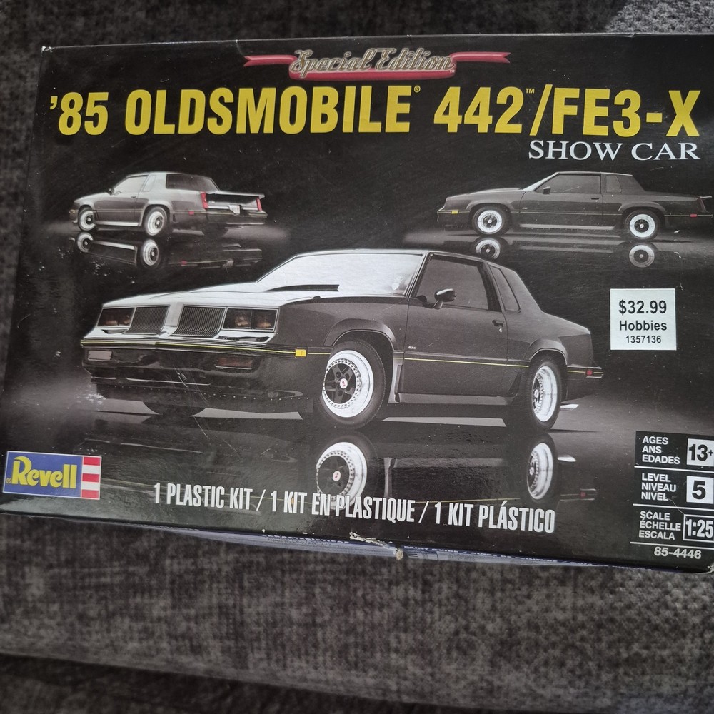 Revell ’85 Oldsmobile 442/FE3-X 1:25 Unassembled Plastic Model Kit 85-4446