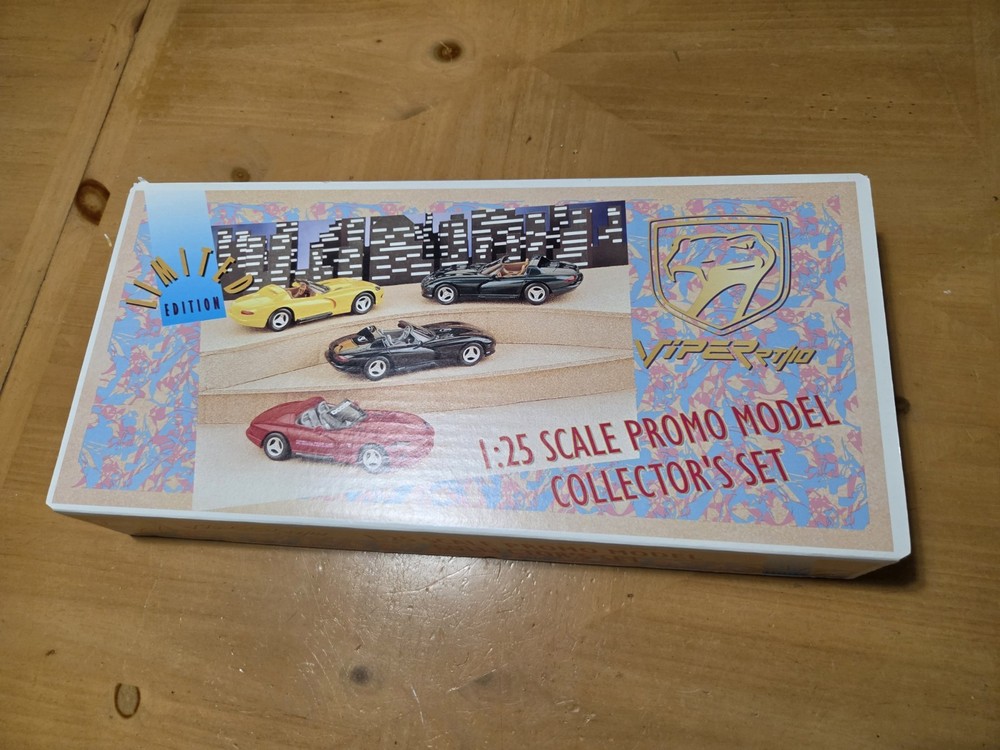 1992-95 Dodge Viper RT/10 (4Pk) Plastic Dealer Promo Model 1:25 Collectors Set
