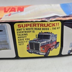 New AMT FRUEHAUF VAN Big Wheels Supertruck Kit FB Beaded Panel 1:25 19 In. Long