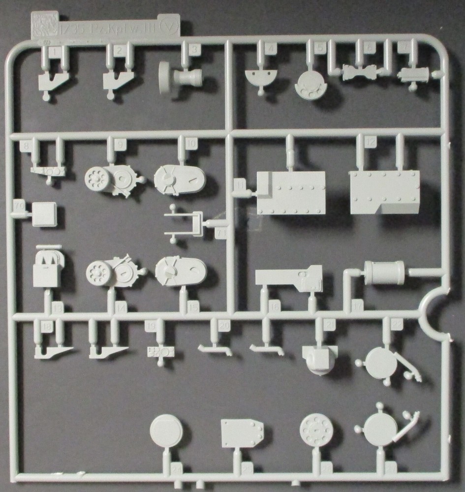 Dragon 1/35 Scale PzKpfw. III Ausf. N Kursk – Parts Tree V from Kit No. 6559