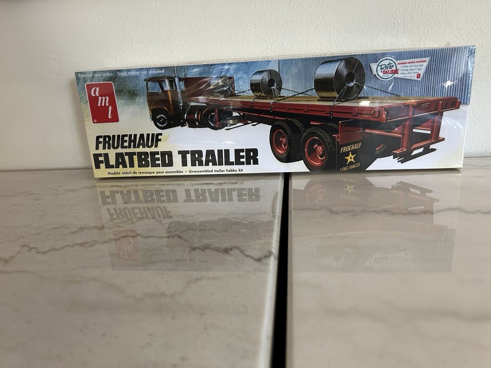 New AMT 1/25 Scale Fruehauf Flatbed Trailer Kit AMT-617 Factory Sealed