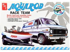 SKILL 2 MODEL KIT CHEVROLET VAN W/BOAT & TRAILER “AQUA ROD” 1/25 BY AMT AMT1338