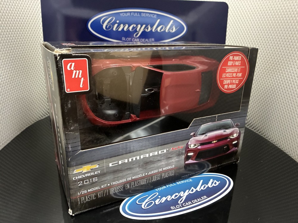 AMT 1020 2016 Camaro SS 1/25 model kit