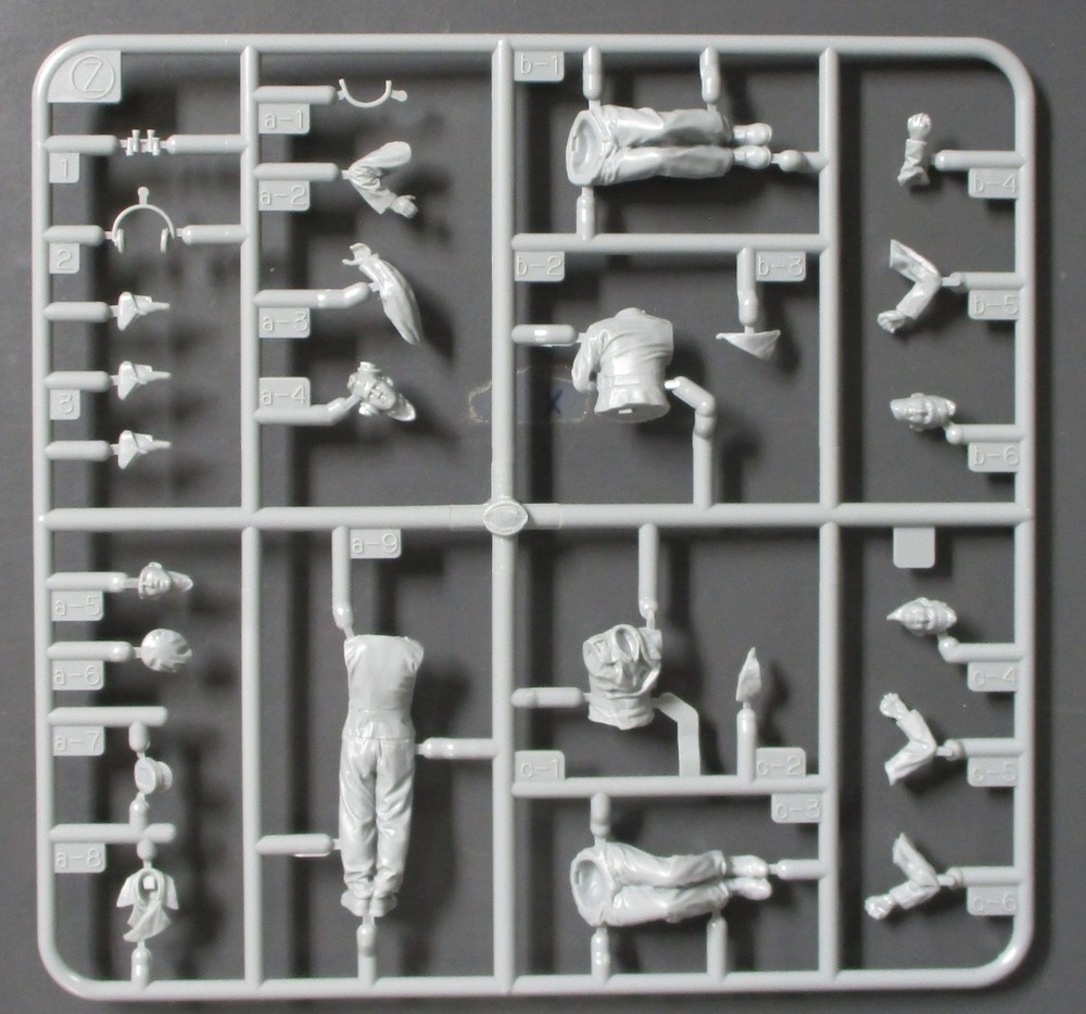 Tamiya 1/35th Scale Panzerkampfwagen IV Ausf F – Figure Parts from Kit No. 35374