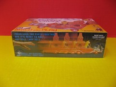 2021 MPC WACKY RACES THE CREEPY COUPE WITH BIG & LITTLE GRUESOME FIGURES
