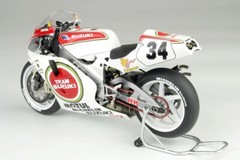 Beemax 1/12 Scale Suzuki RGV-r 500 (XR79) ’93 WGP500 Champion Model Kit #BX13001