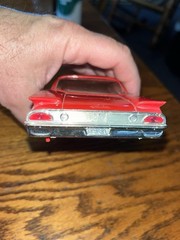 AMT 1960 FORD STARLINER 2 DOOR HARD TOP PROMO CAR MODEL RED 1:25