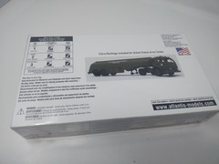 Atlantis White-Fruehauf Vintage Gas Truck Model Kit, 1/48 as Sinclair or Army