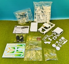 AMT 1978 Ford Bronco Wild Hoss 4×4 1:25 Scale Model Kit Open Complete