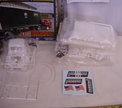 LINDBERG DODGE L-700 WITH BOX TRAILER SEMI TRUCK MODEL KIT 1:25 73071 NEW IN BOX