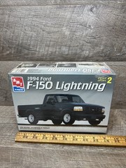 Vintage AMT ERTL 1994 Ford F-150 Lightning 1:25 Scale Model Kit – NEW Sealed