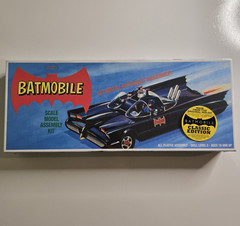 Polar Lights 1966 Batmobile 1:32 Model Kit Classic Edition POL821 Sealed Batman