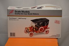 J E 1909 FORD MODEL T METAL MODEL KIT….. BOX ONLY NO KIT…..#FD-4026