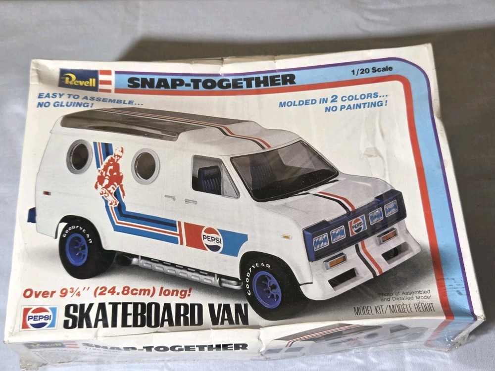 RARE Vintage 1/20 REVELL PEPSI SKATEBOARD VAN No. 6401 NOS FACTORY SEALED 1979
