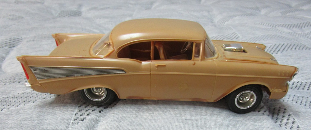 Vintage AMT 1957 Chevy Bel Air Hardtop – BUILT MODEL – CUSTOMIZED ?