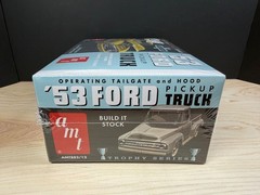 AMT ’53 FORD PICKUP TRUCK 3n1 TROPHY SERIES 1:25 SCALE KIT #AMT882 SEALED NIB