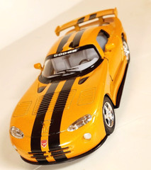 Kintoy 1/36 scale, Die-cast, Orange, pull back Dodge Viper GTSR