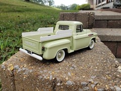 1957 Chevrolet 3100 Pickup Truck – Pro Built Vintage AAM Resin – 1/25