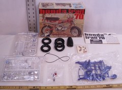 MPC HONDA TRAIL 70 MINI BIKE MOTORCYCLE MODEL KIT 1:8 BOXED 1-1422