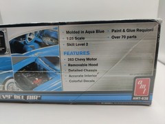 AMT 1957 Chevy Bel Air Model Car Scale 1:25 – Blue/White Skill 2 Worn Box Sealed