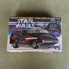 MPC Star Wars Darth Vader Van Snap-Together Molded Color 1:32 Model Kit 1-3209