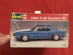 REVELL 1969 Z-28 CAMARO RS FACTORY SEALED MOLDED IN BLUE 1/25 SCALE