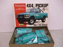 Lindberg Toyota 4×4 Pickup 1/20