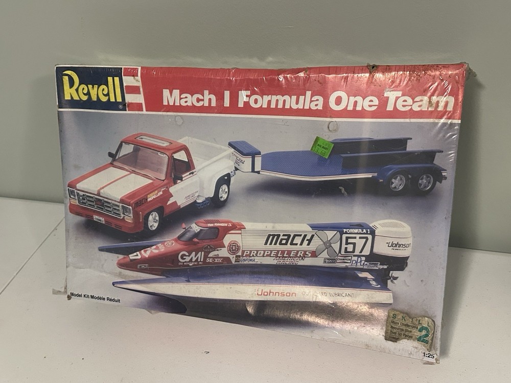Revell Mach 1 Formula One Team 1:25 Plastic Model Kit – New Kit In sealed box