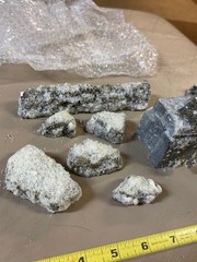 1/35 Resin Model accessories WWII snow MG bunker, oil tanks and rocks with snow.