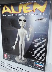 Lindberg Alien Unassembled Plastic Model Kit 7- 3/4″ when Assembled Brand New