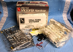 AMT ERTL MODEL CAR KIT 1/25 SCALE 1956 FORD VICTORIA HARDTOP BAGGED DATED 1989