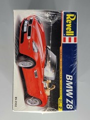 Revell BMW Z8 #85-2332 Plastic Model Kit – Body Molded in White SEALED (BOX DMG)