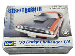 REVELL 1:24 SCALE ” 1970 DODGE CHALLENGER T/A ” PLASTIC MODEL KIT 85-2596