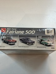 Vintage AMT Ertl 1957 Ford Fairlane 500 1:25 Model Kit 8028