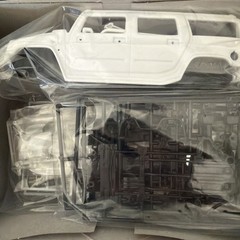 Revell Hummer H2 California Wheels Edition 1/25 Scale Open Box Sealed Parts