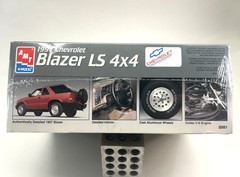 BRAND NEW SEALED AMT ERTL 1997 Chevrolet Blazer LS 4×4 Model Kit #8981