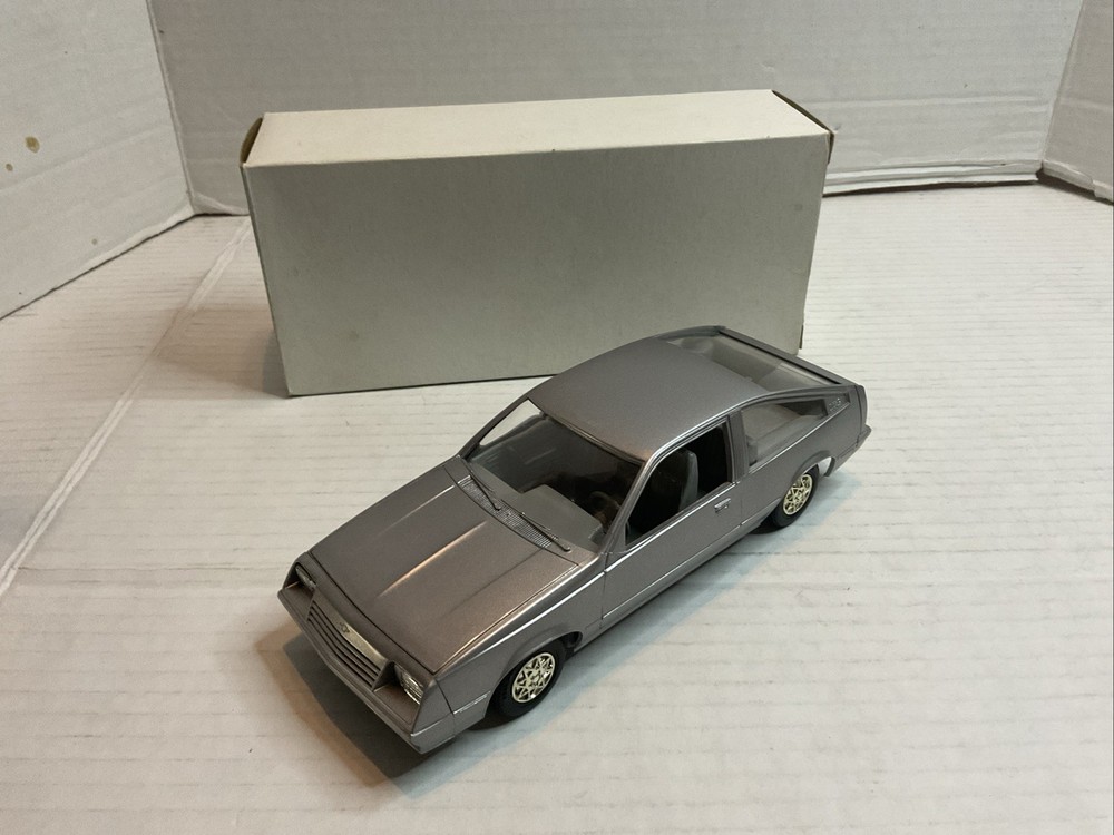 1983 Chevrolet Type 10 Cavalier Dealer Promo Model 1/24 (245)